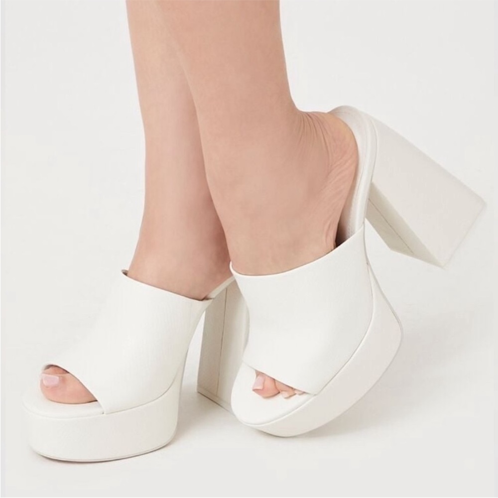 NWT Forever 21 Faux Snakeskin Platform Block Heels